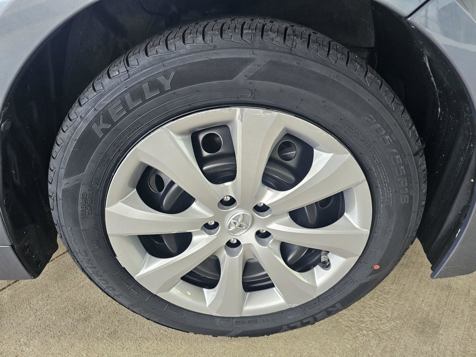 Used 2023 Toyota Corolla LE image 9