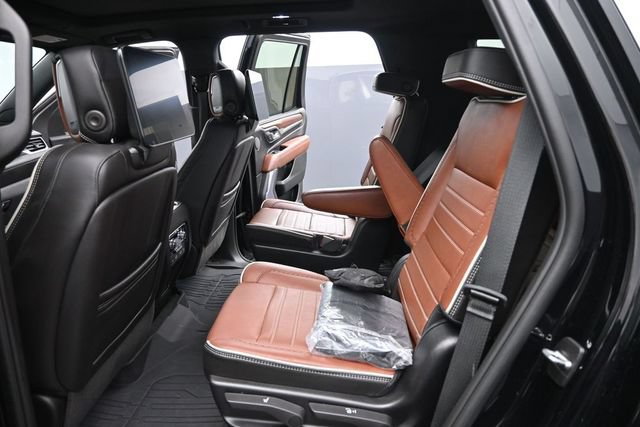 Used 2024 GMC Yukon Denali Ultimate AWD/4WD image 16