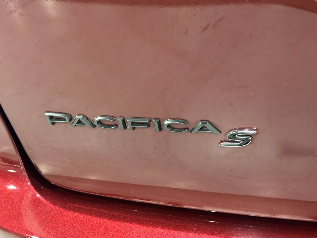 Used 2021 Chrysler Pacifica Touring w/ S Appearance Package FWD image 31