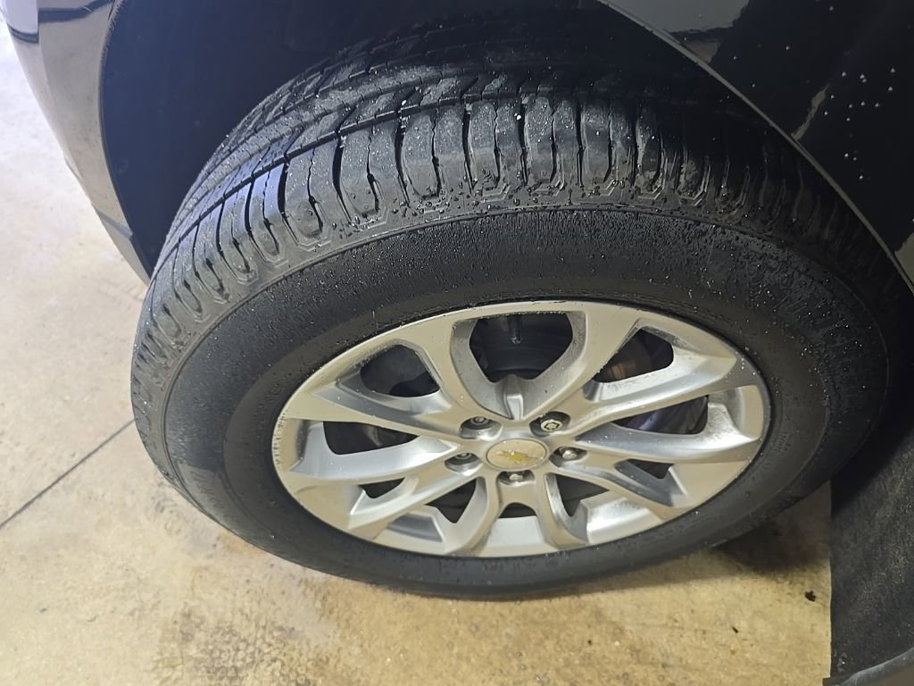 Used 2020 Chevrolet Equinox LS image 18