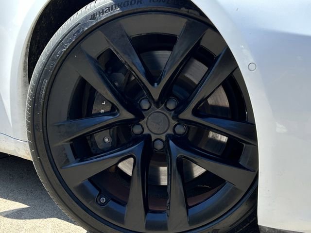 Used 2021 Tesla Model S Plaid image 9