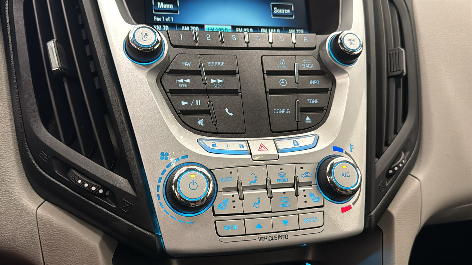 Used 2015 Chevrolet Equinox LT w/ Power Convenience Package FWD image 18