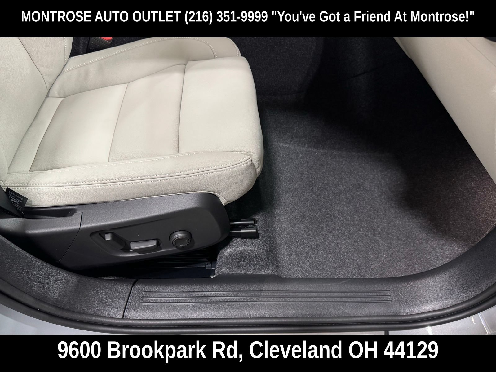 New 2026 Volvo XC40 B5 Plus w/ Protection Package Premier AWD/4WD image 47