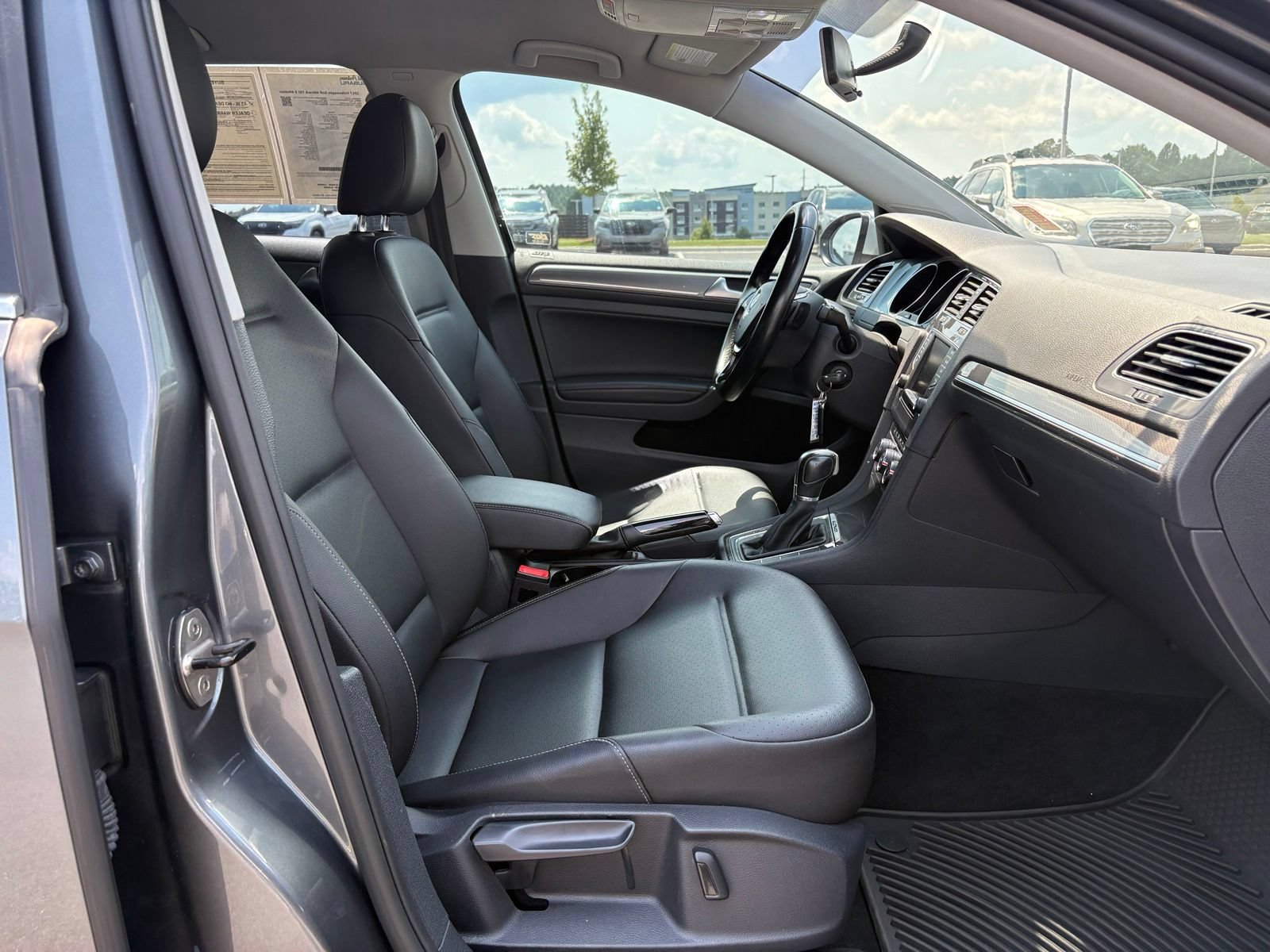 Used 2017 Volkswagen Golf Alltrack S AWD/4WD image 28