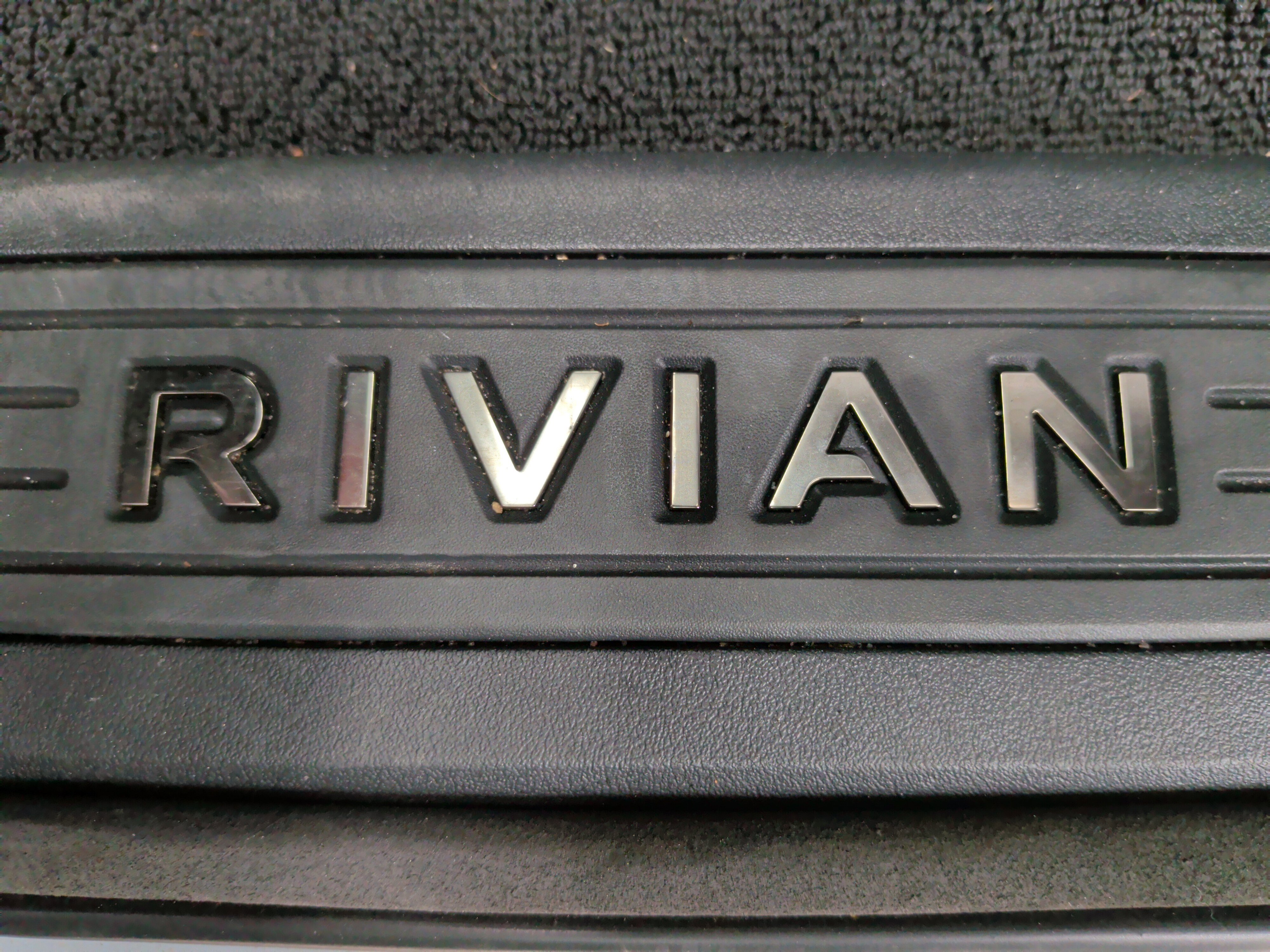 Used 2024 Rivian R1T Adventure image 36