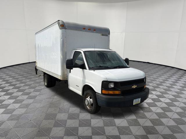 Used 2013 Chevrolet Express 4500 RWD image 3
