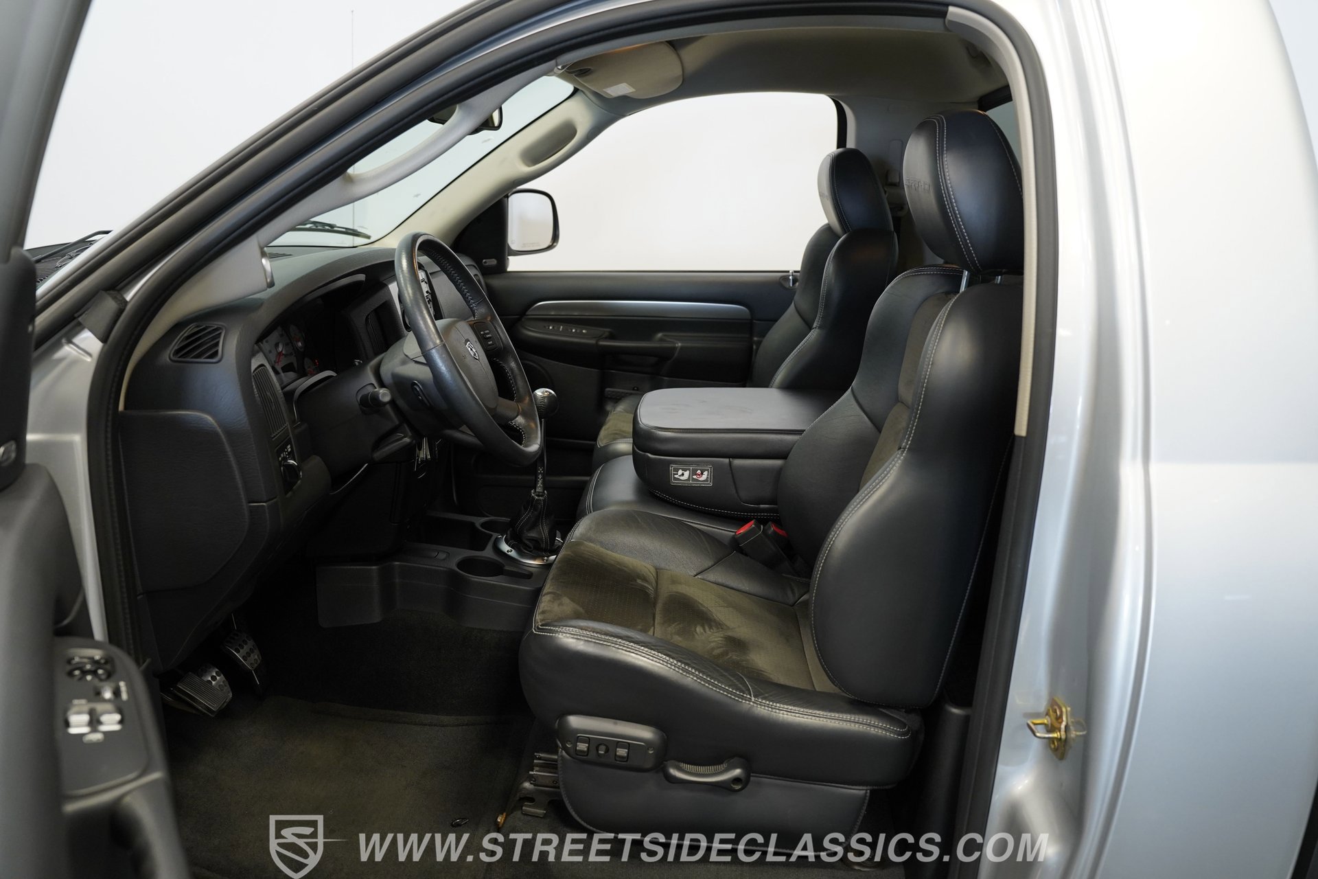 Used 2004 Dodge Ram 1500 Truck 2WD Regular Cab image 3