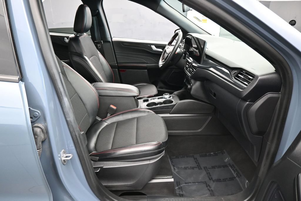 Used 2024 Ford Escape ST-Line w/ Tech Pack #1 FWD image 39