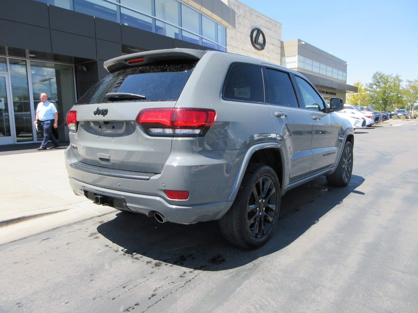 Used 2021 Jeep Grand Cherokee Laredo X AWD/4WD image 8