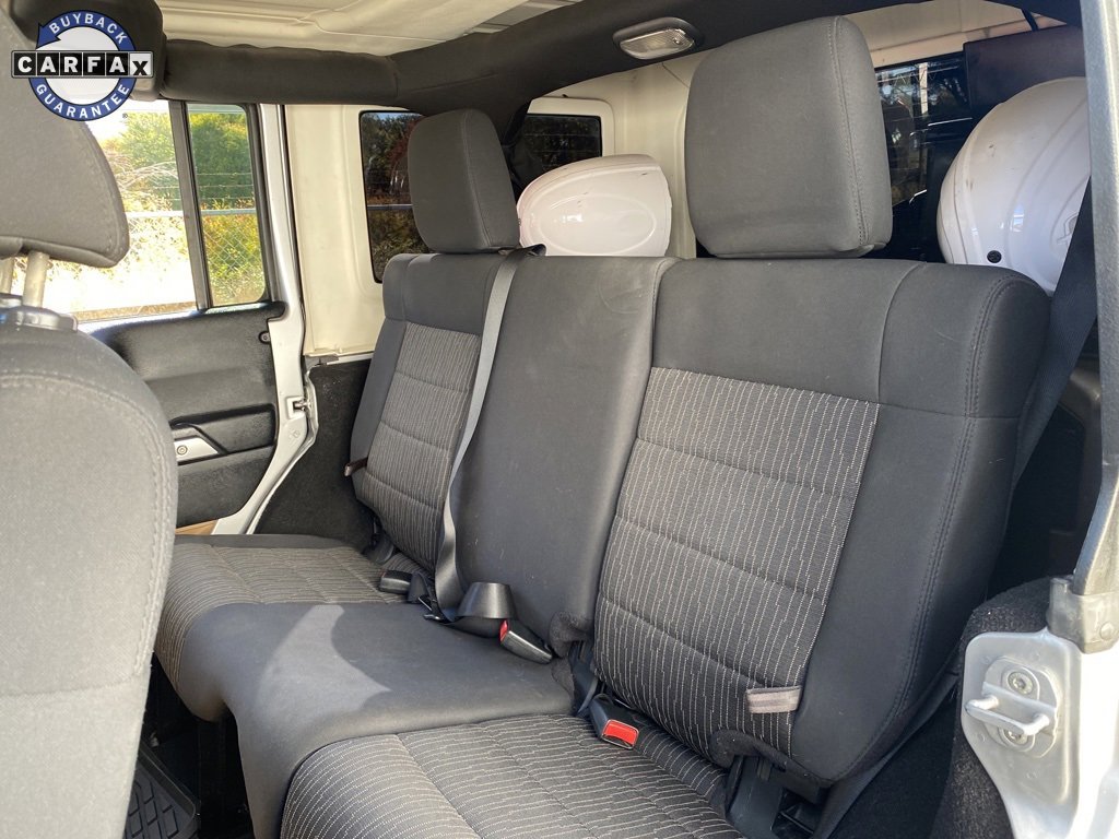 Used 2011 Jeep Wrangler Unlimited Sahara image 17