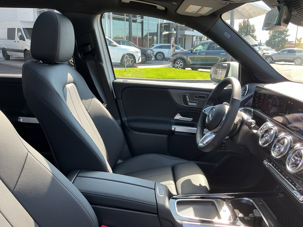 New 2026 Mercedes-Benz GLB 250 4MATIC image 17