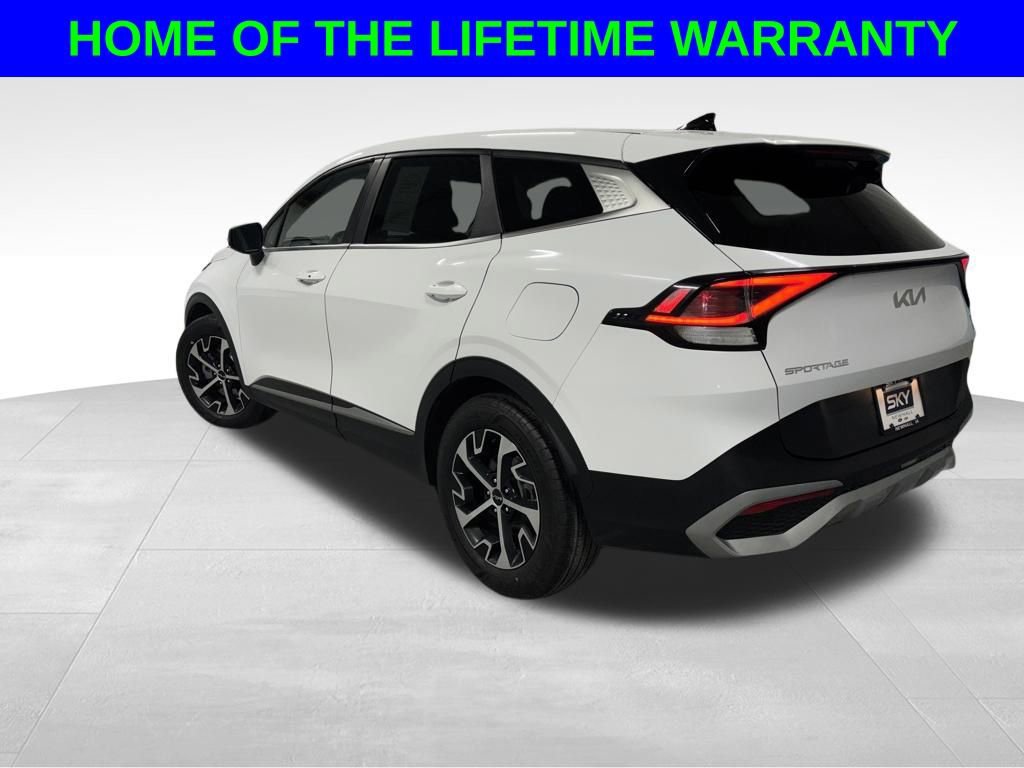 Used 2023 Kia Sportage EX image 3