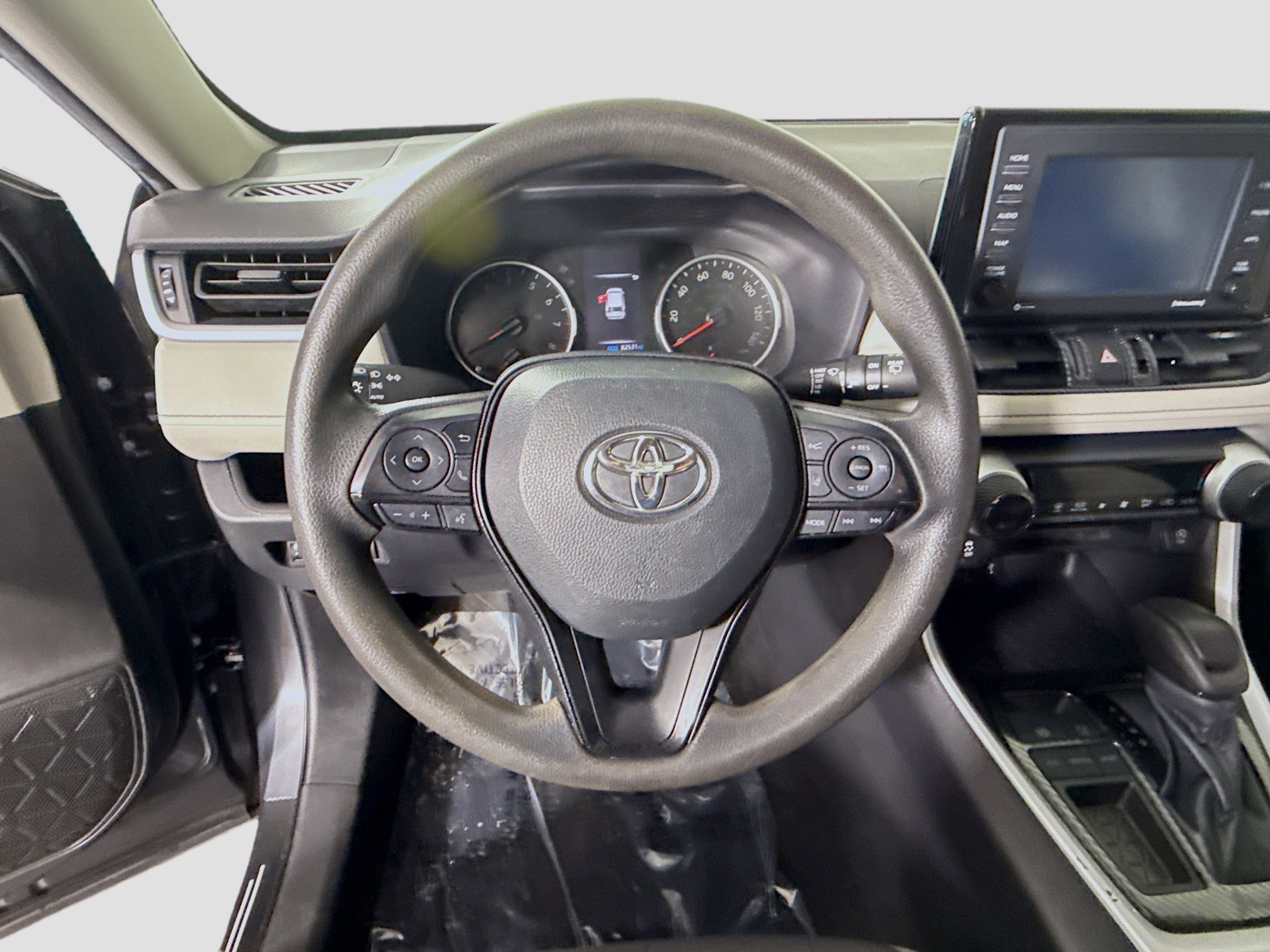 Used 2022 Toyota RAV4 XLE image 13