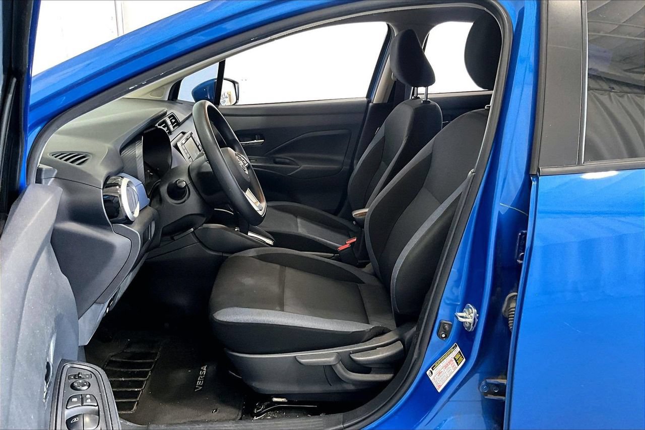 Used 2023 Nissan Versa SV FWD image 15