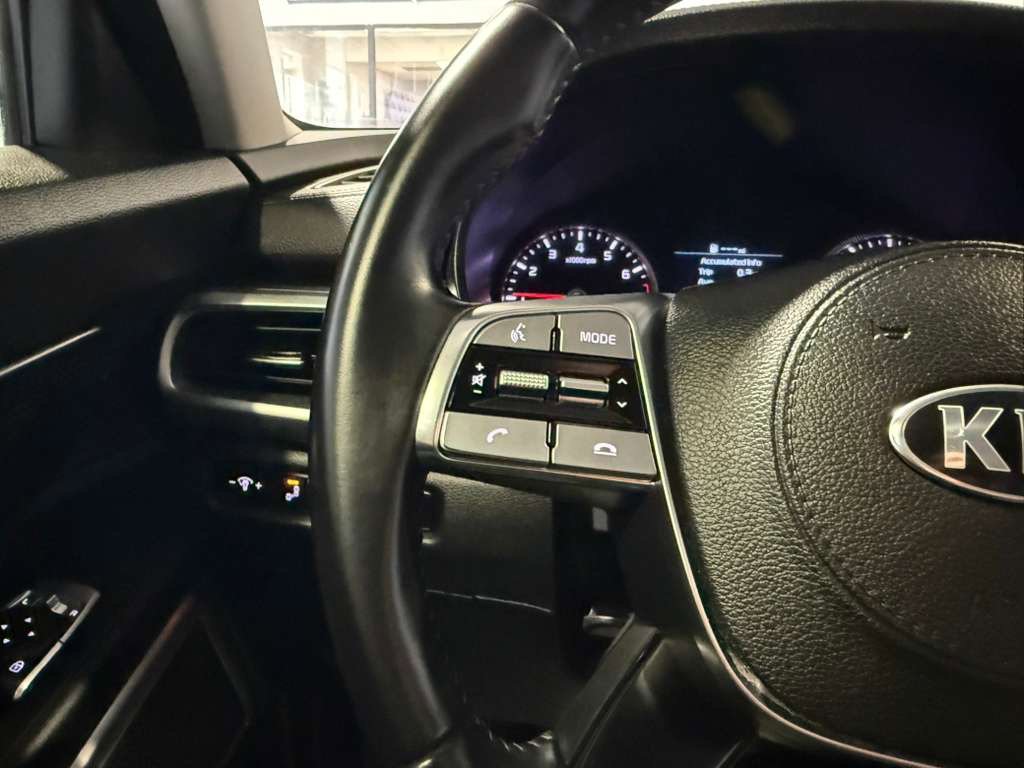 Used 2020 Kia Telluride LX AWD/4WD image 13