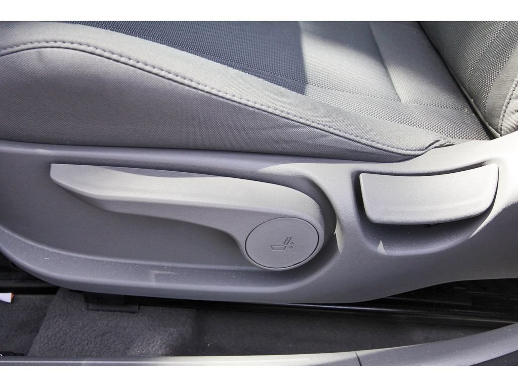 Certified 2026 Hyundai Elantra SE FWD image 31
