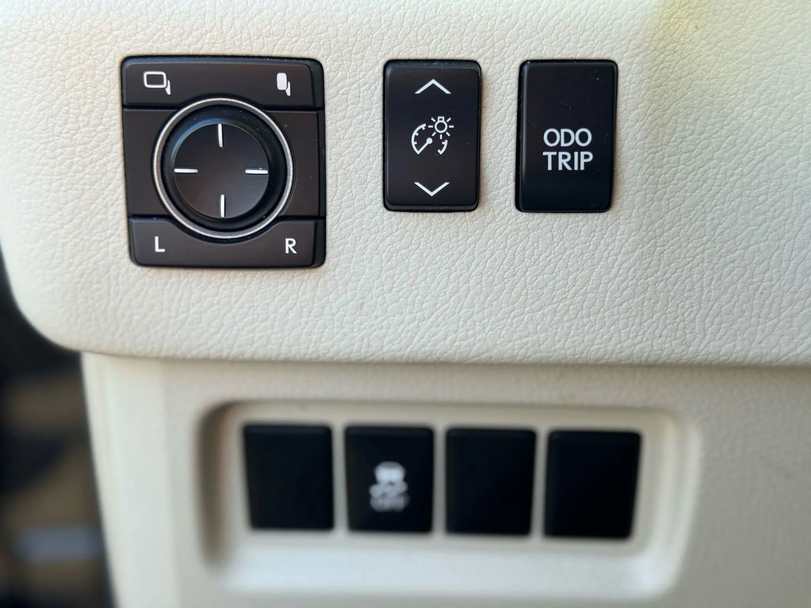 Used 2011 Lexus GX 460 image 18