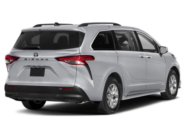 Used 2021 Toyota Sienna XLE FWD image 2