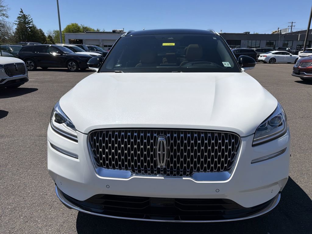 Certified 2022 Lincoln Corsair Reserve w/ Equipment Group 201A AWD/4WD image 8