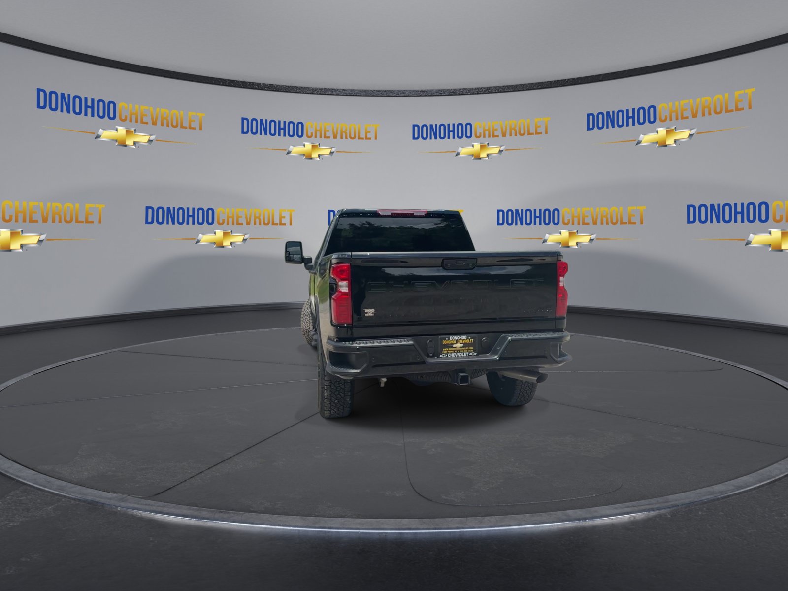 Used 2025 Chevrolet Silverado 2500 Custom w/ Custom Value Package AWD/4WD image 10
