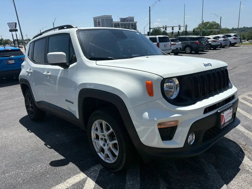 Used 2019 Jeep Renegade Latitude w/ Cold Weather Group AWD/4WD image 7
