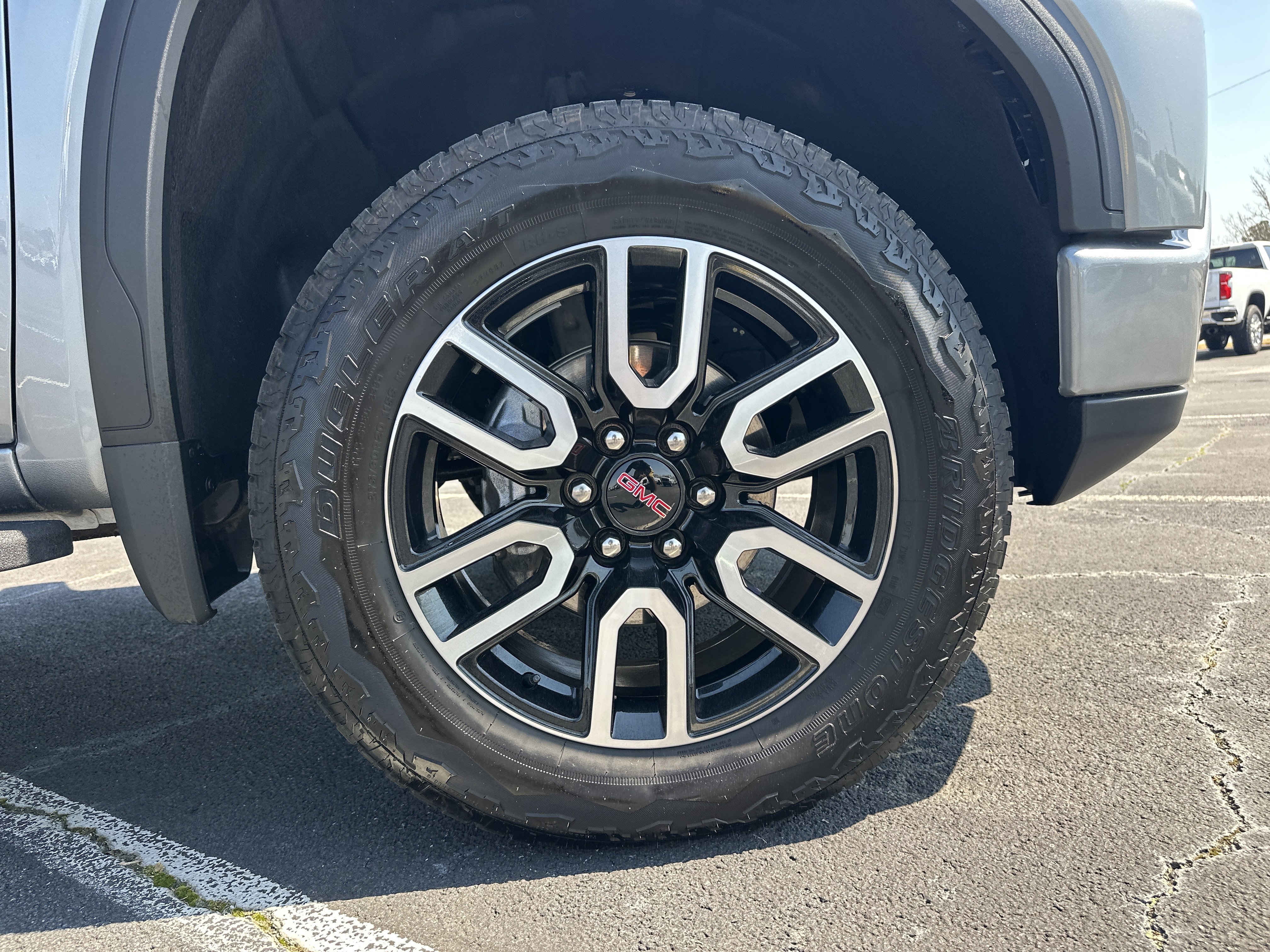 Used 2025 GMC Sierra 1500 AT4 w/ AT4 Premium Package image 13