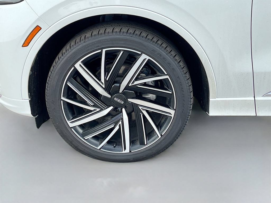 Used 2025 Lincoln Aviator Black Label AWD/4WD image 35