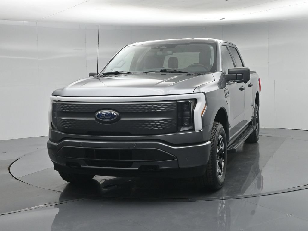 Used 2023 Ford F150 Lightning XLT AWD/4WD image 56