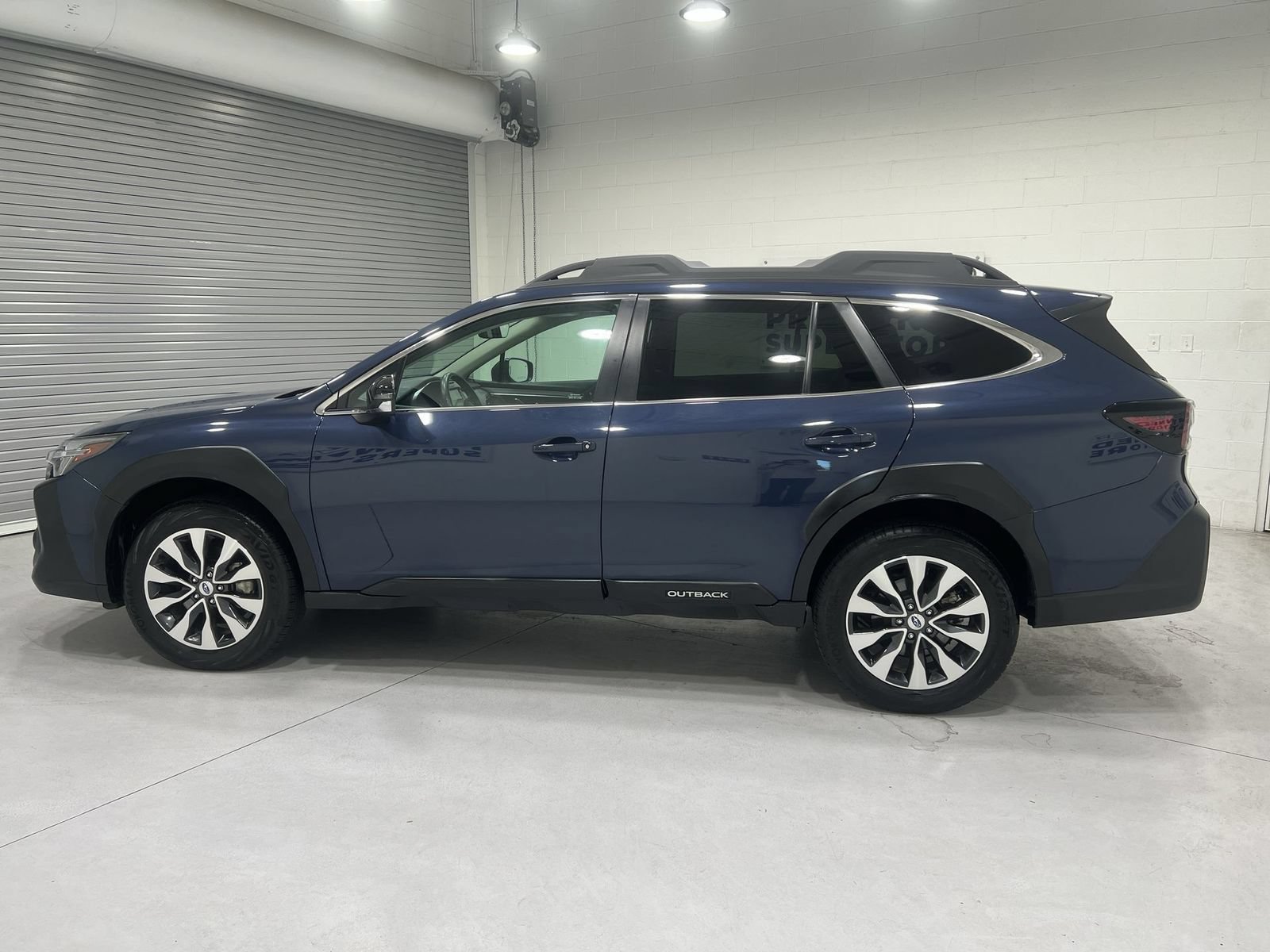 Certified 2025 Subaru Outback Limited XT w/ Tech Package 2 AWD/4WD image 5