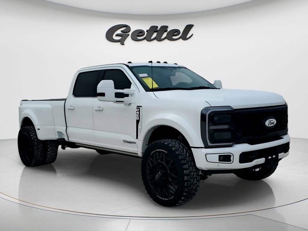 Used 2023 Ford F450 Platinum w/ FX4 Off-Road Package image 4