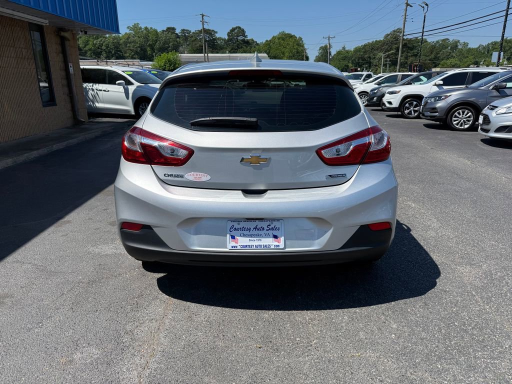 Used 2018 Chevrolet Cruze Premier FWD image 11