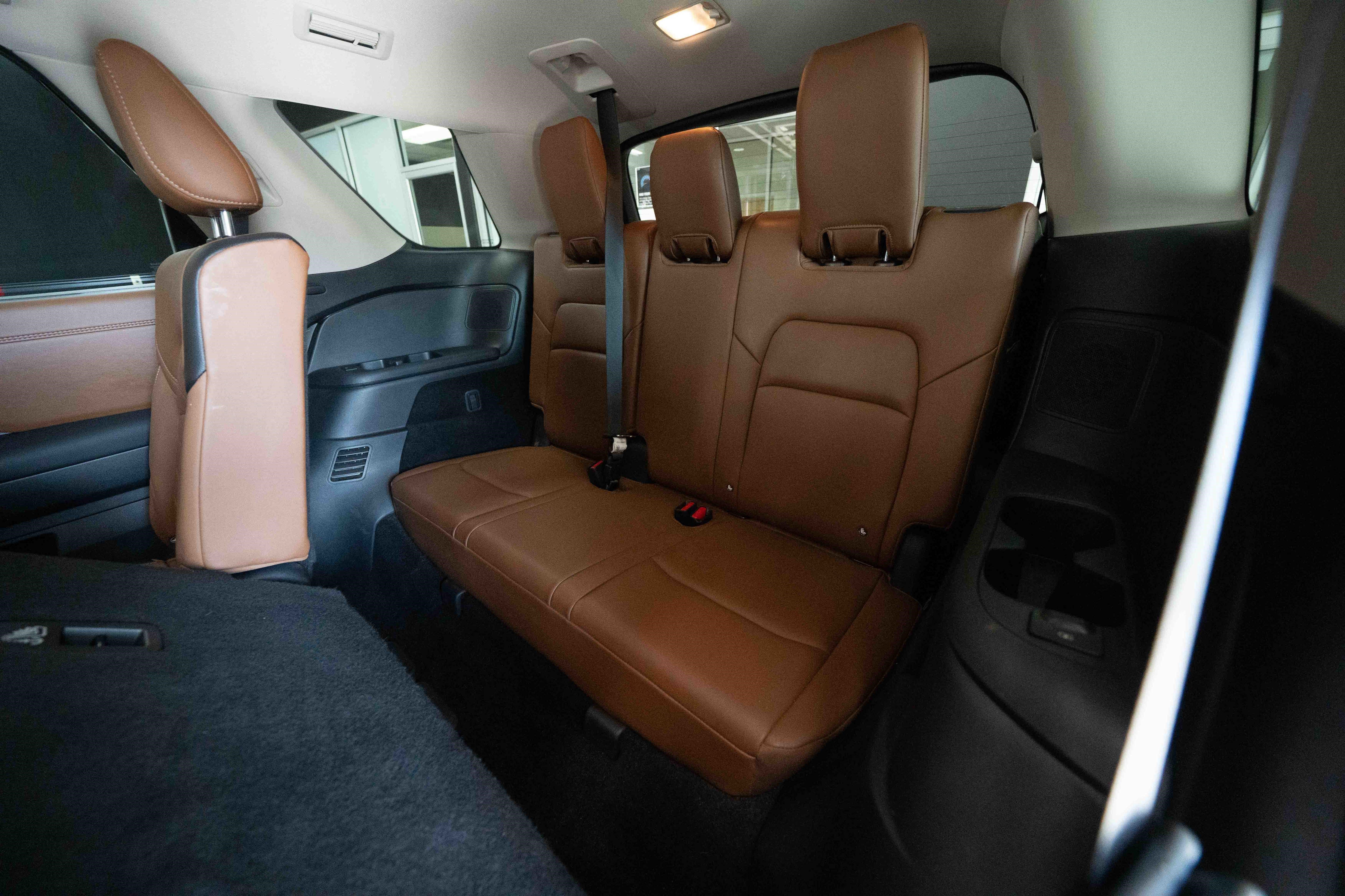 Used 2025 Nissan Pathfinder Platinum w/ Cargo Package AWD/4WD image 24