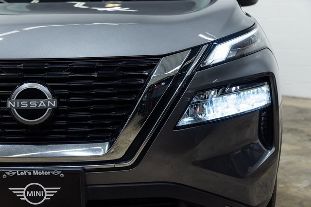 Used 2023 Nissan Rogue SV image 7