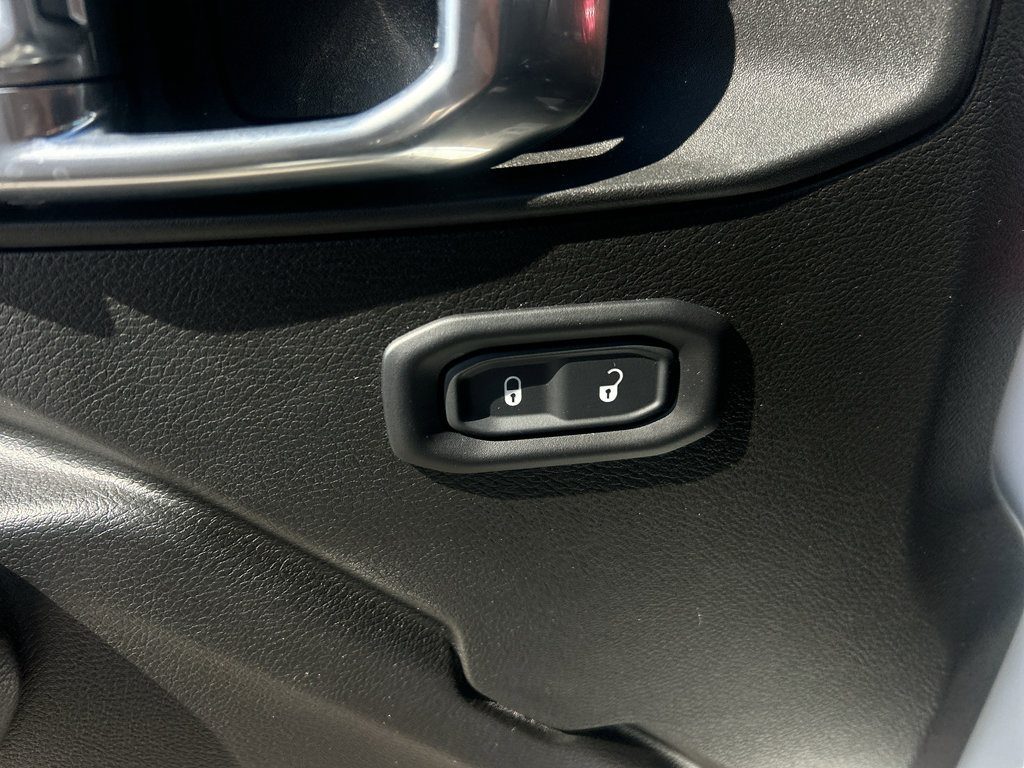 Used 2025 Jeep Wrangler Sport image 17