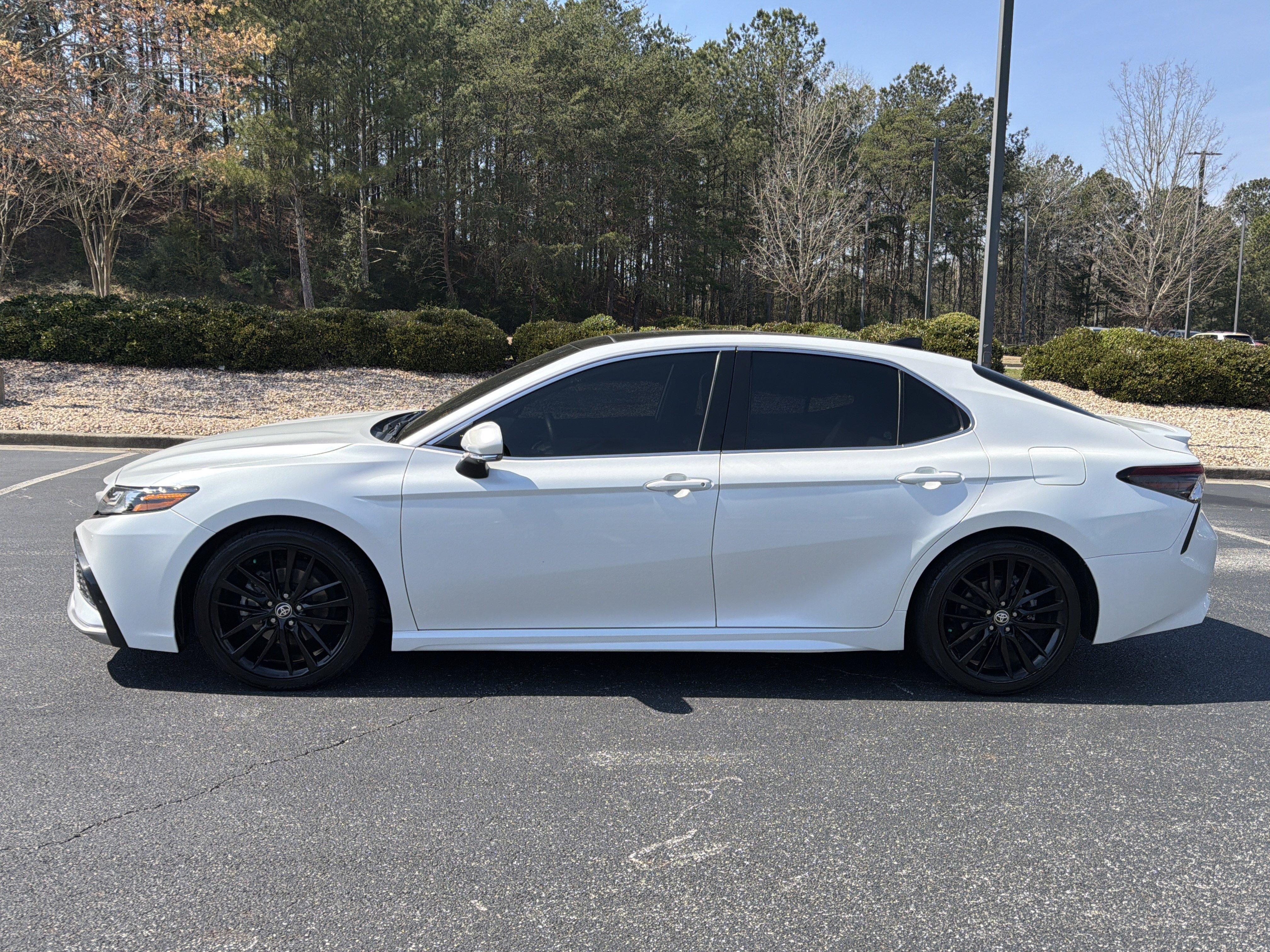 Used 2022 Toyota Camry XSE w/ Navigation Package image 8