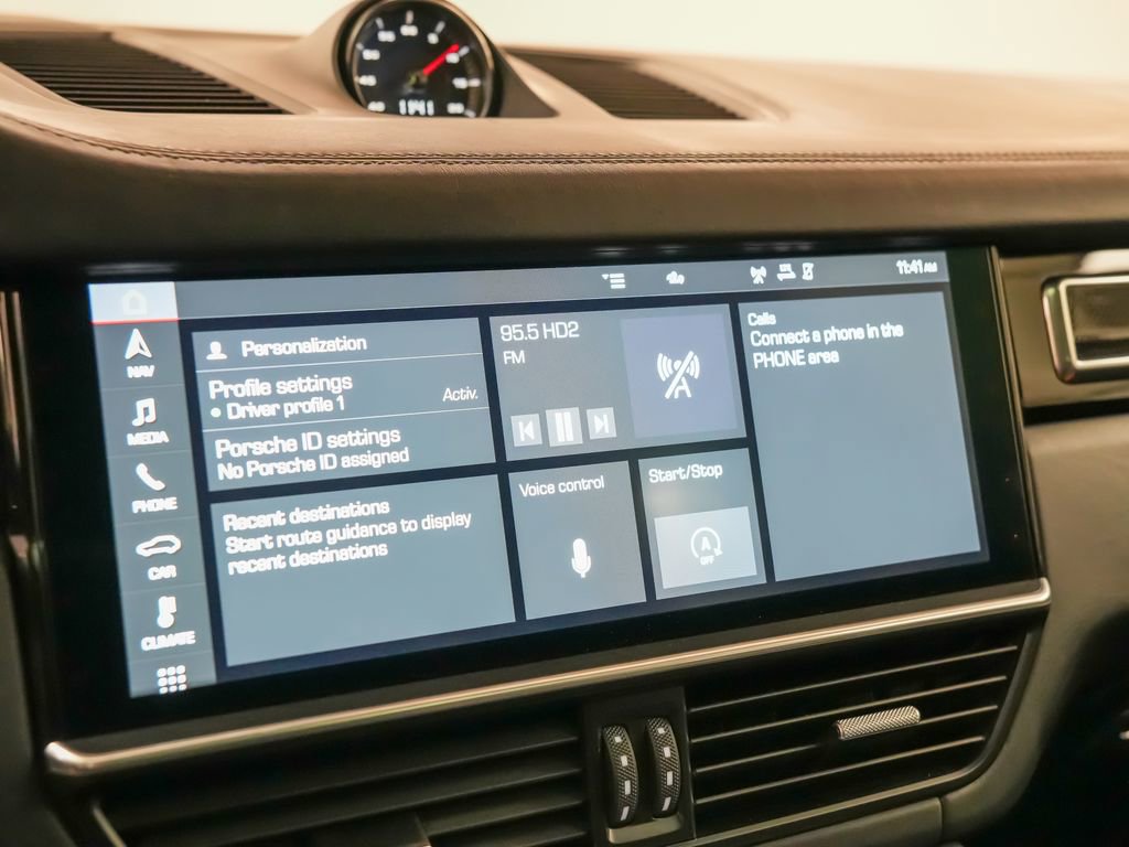 Certified 2020 Porsche Cayenne Turbo AWD/4WD image 30
