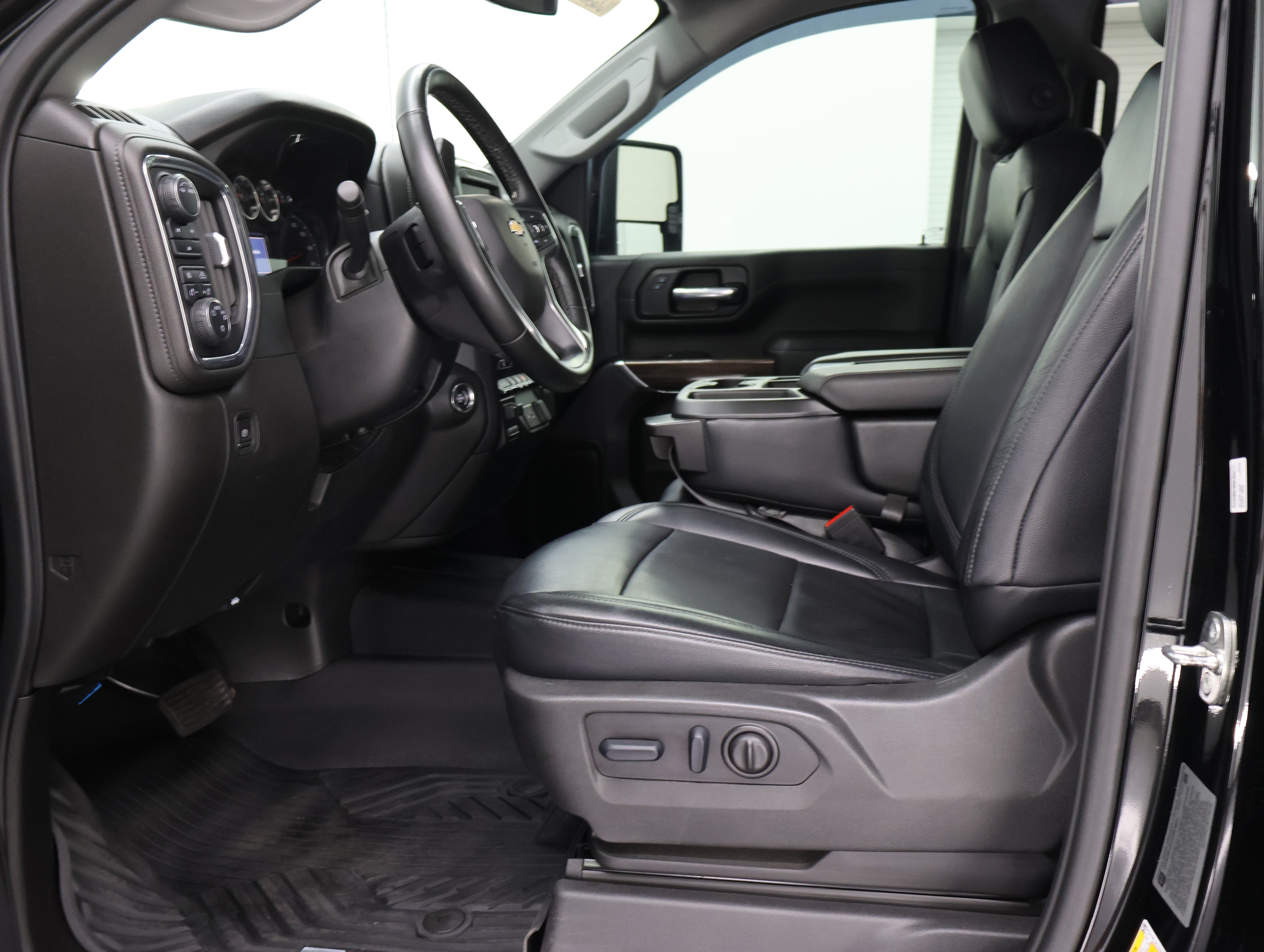 Used 2023 Chevrolet Silverado 2500 LT w/ Convenience Package AWD/4WD image 8