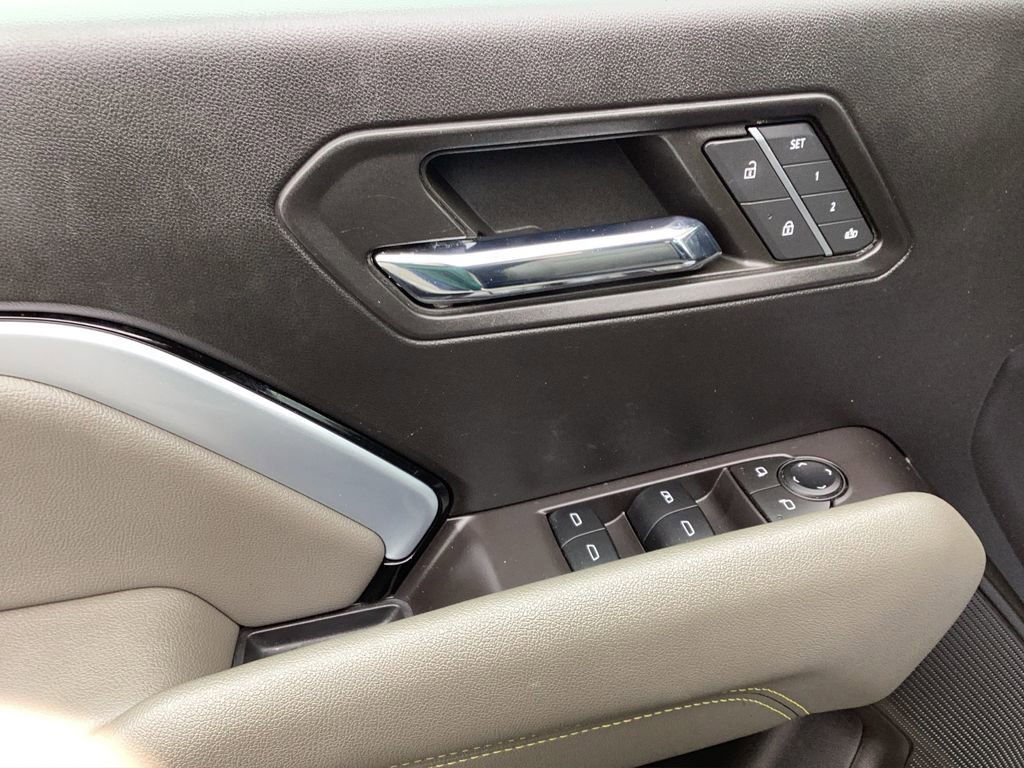 Used 2024 Chevrolet Colorado ZR2 w/ ZR2 Bison Edition image 12