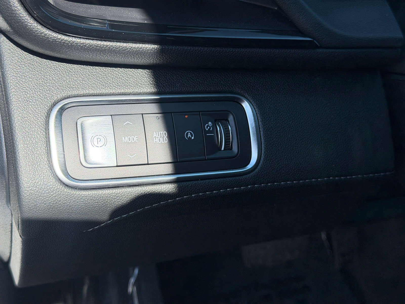 Used 2025 Buick Enclave Avenir w/ Super Cruise Package FWD image 18