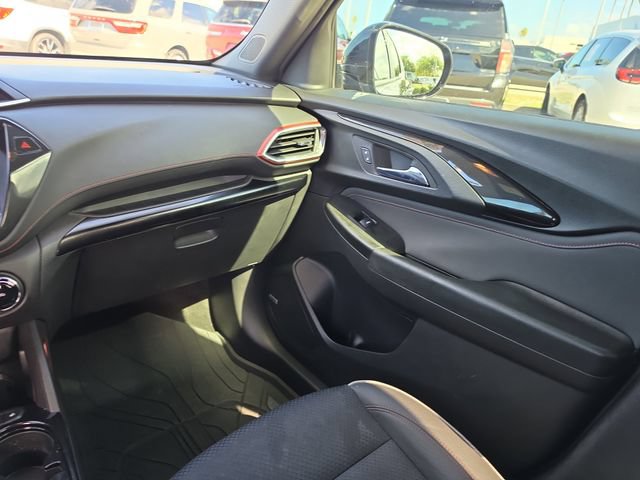 Used 2023 Chevrolet TrailBlazer RS w/ Sun and Liftgate Package FWD image 11