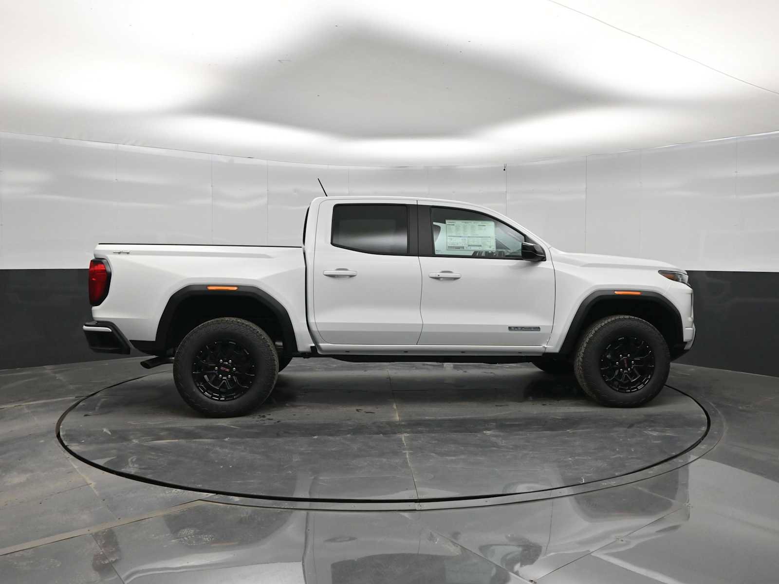 New 2026 GMC Canyon Elevation AWD/4WD image 9