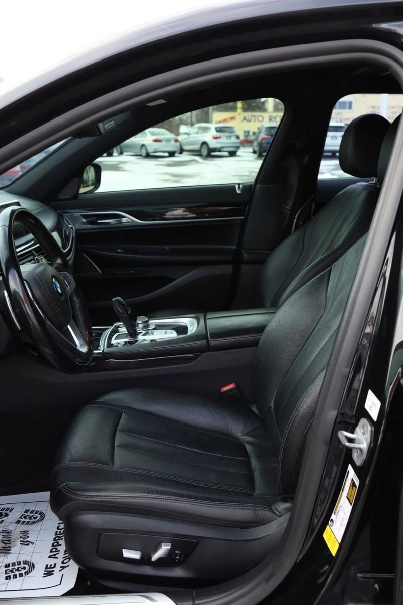 Used 2019 BMW 740i 740i Sedan 4D w/ M Sport Package image 12