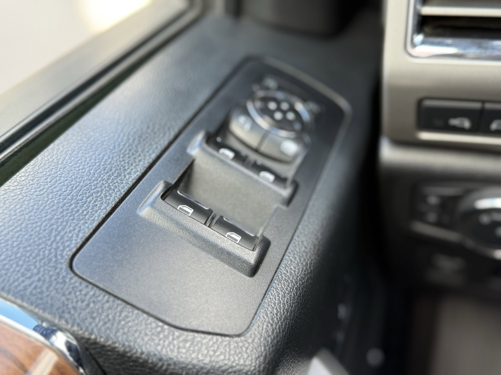 Used 2015 Ford F150 Lariat w/ Equipment Group 501A Mid image 15