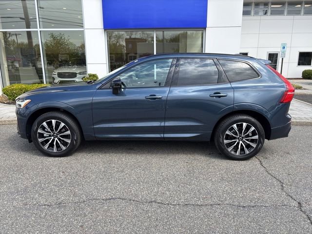 Used 2025 Volvo XC60 B5 Plus w/ Climate Package AWD/4WD image 2