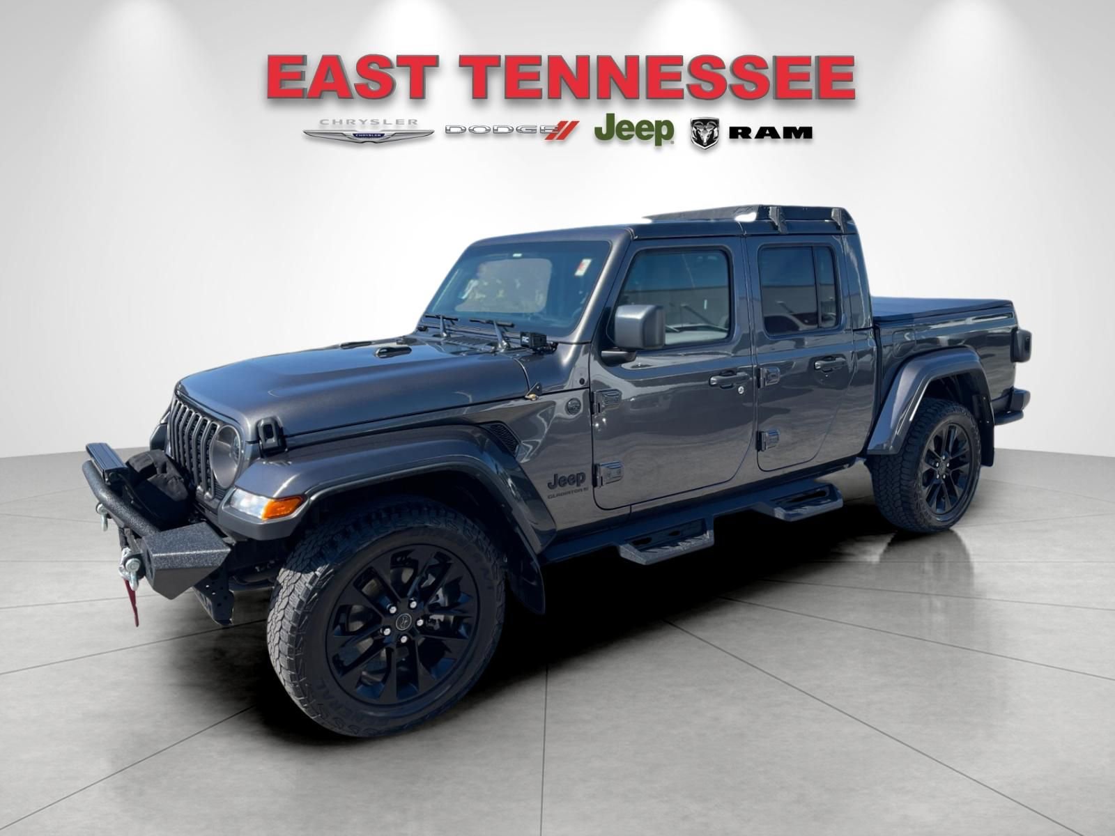 Used 2024 Jeep Gladiator Sport AWD/4WD image 7