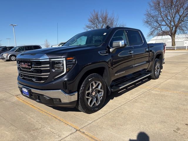 Used 2024 GMC Sierra 1500 SLT AWD/4WD image 5