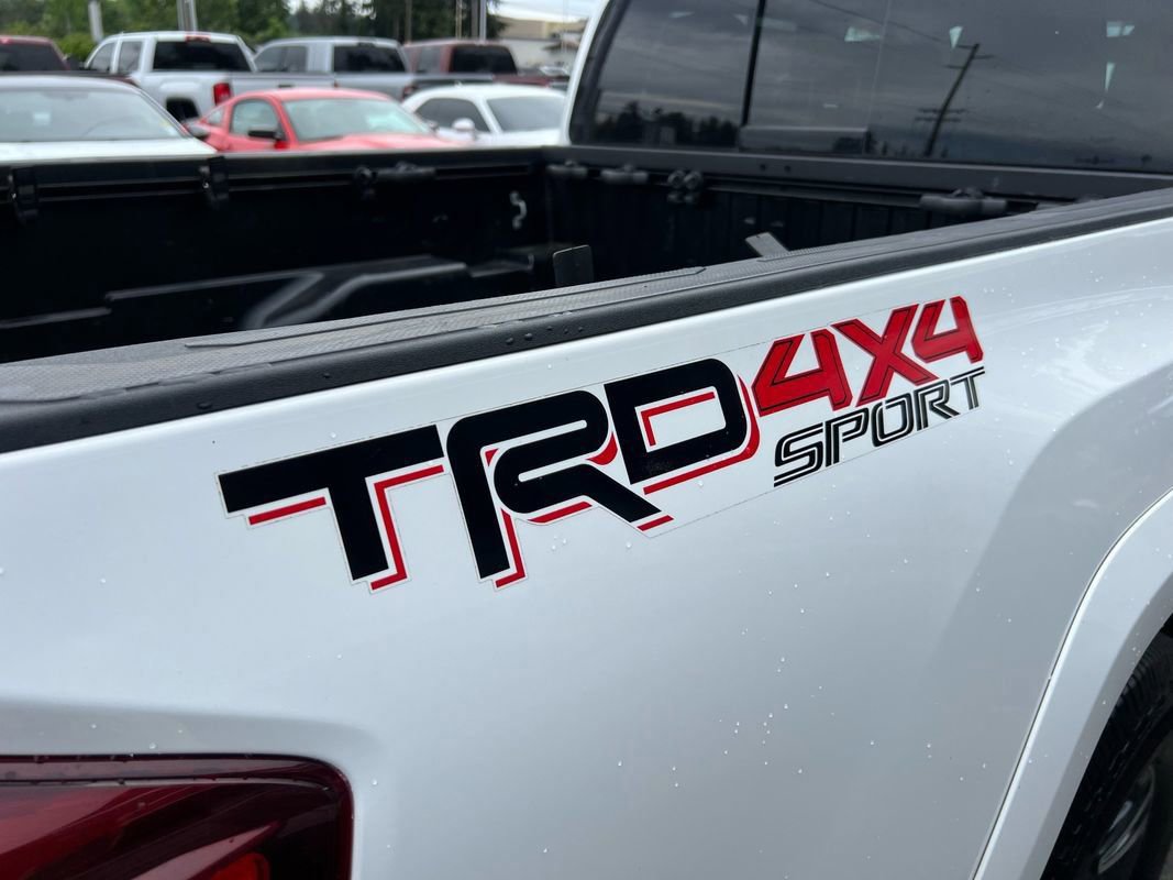 Used 2019 Toyota Tacoma TRD Sport w/ Technology Package AWD/4WD image 6