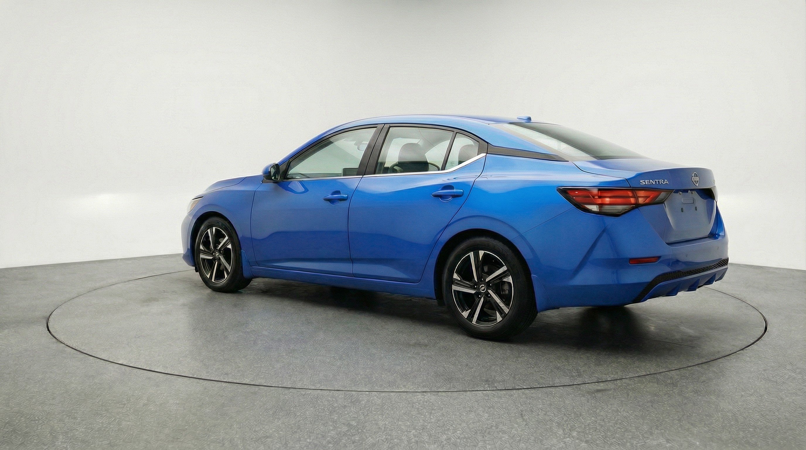 Used 2025 Nissan Sentra SV image 6