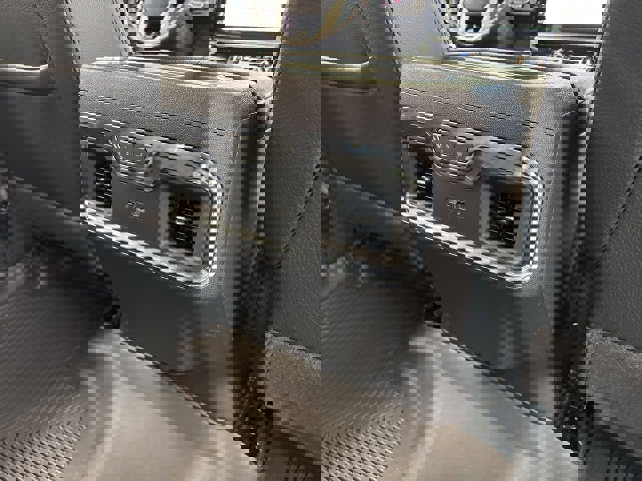 Used 2024 GMC Sierra 1500 Denali w/ Denali Reserve Package image 45