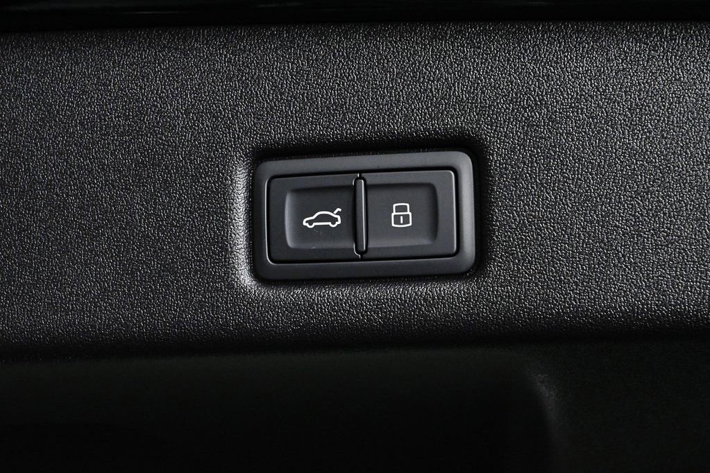 New 2025 Audi Q5 Premium Plus AWD/4WD image 32